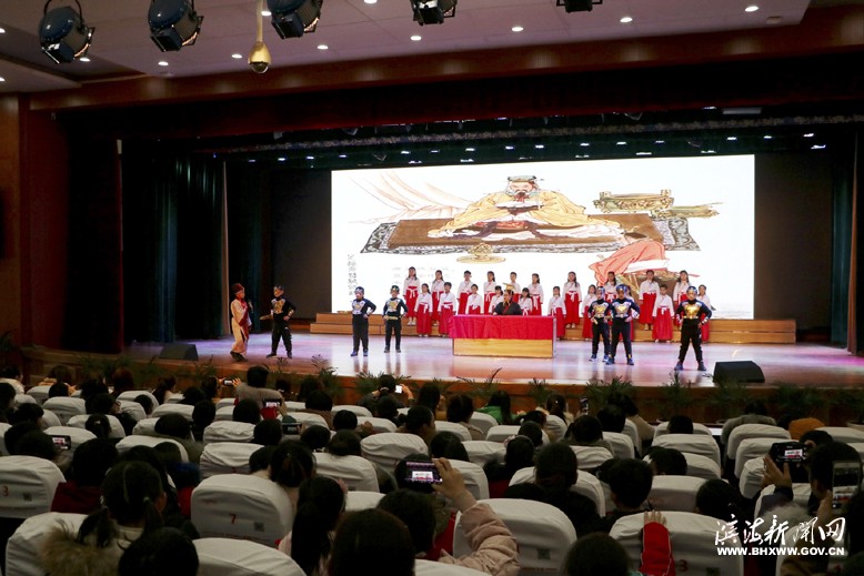 縣實驗小學(xué)新建南路校區(qū)舉辦“和孩子一起吟、誦、唱”系列活動